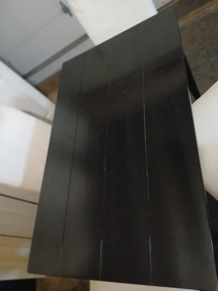 Table and 4 chears image indicator(3)