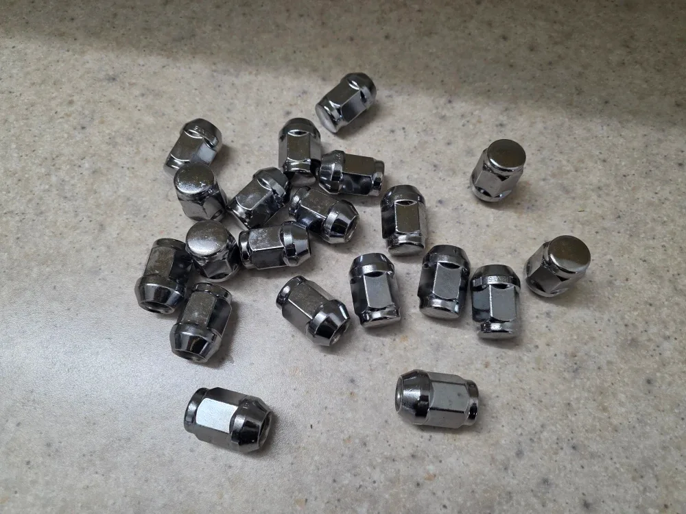 Set of 20 Chrome Lug Nuts M12 x 1.5 image indicator(4)