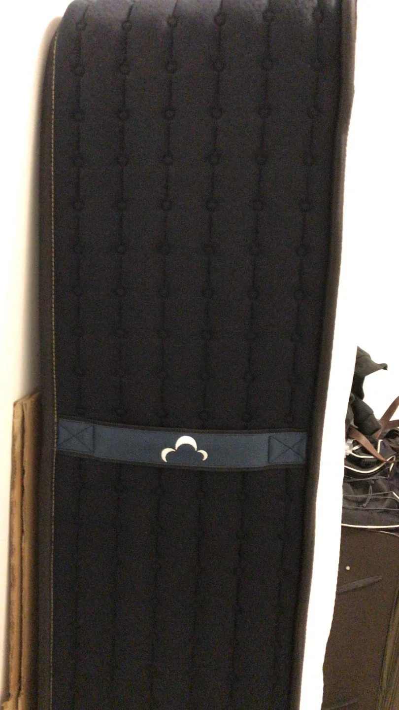 Dream Cloud Premium mattress image indicator(2)