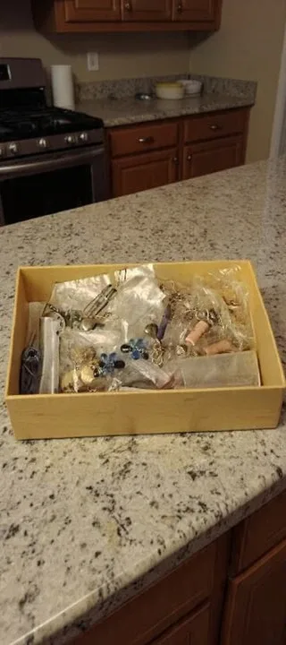 Box of Mixed Costume Jewellery thumbnail