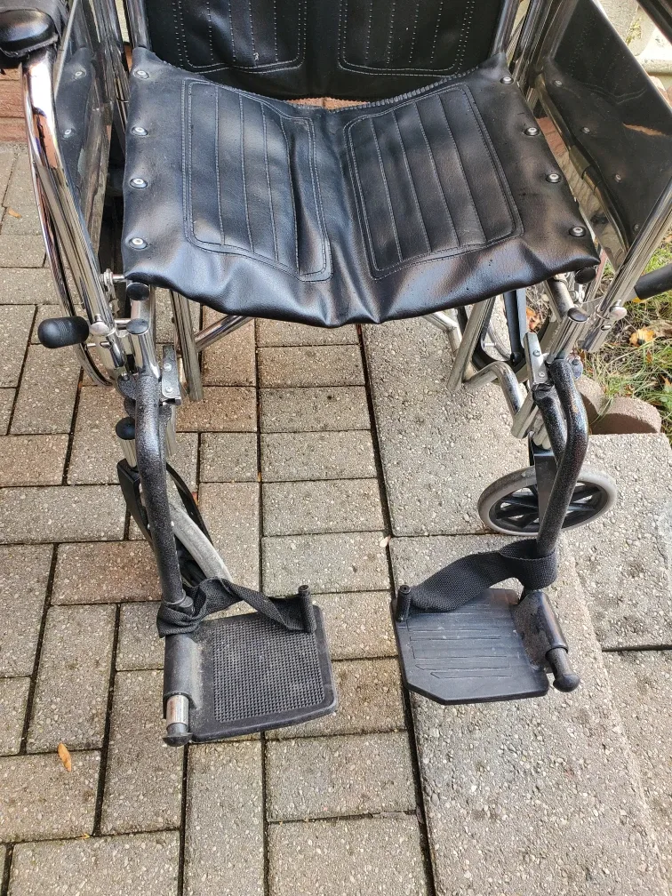 AMG Wheelchair - Mobility Aid image indicator(3)