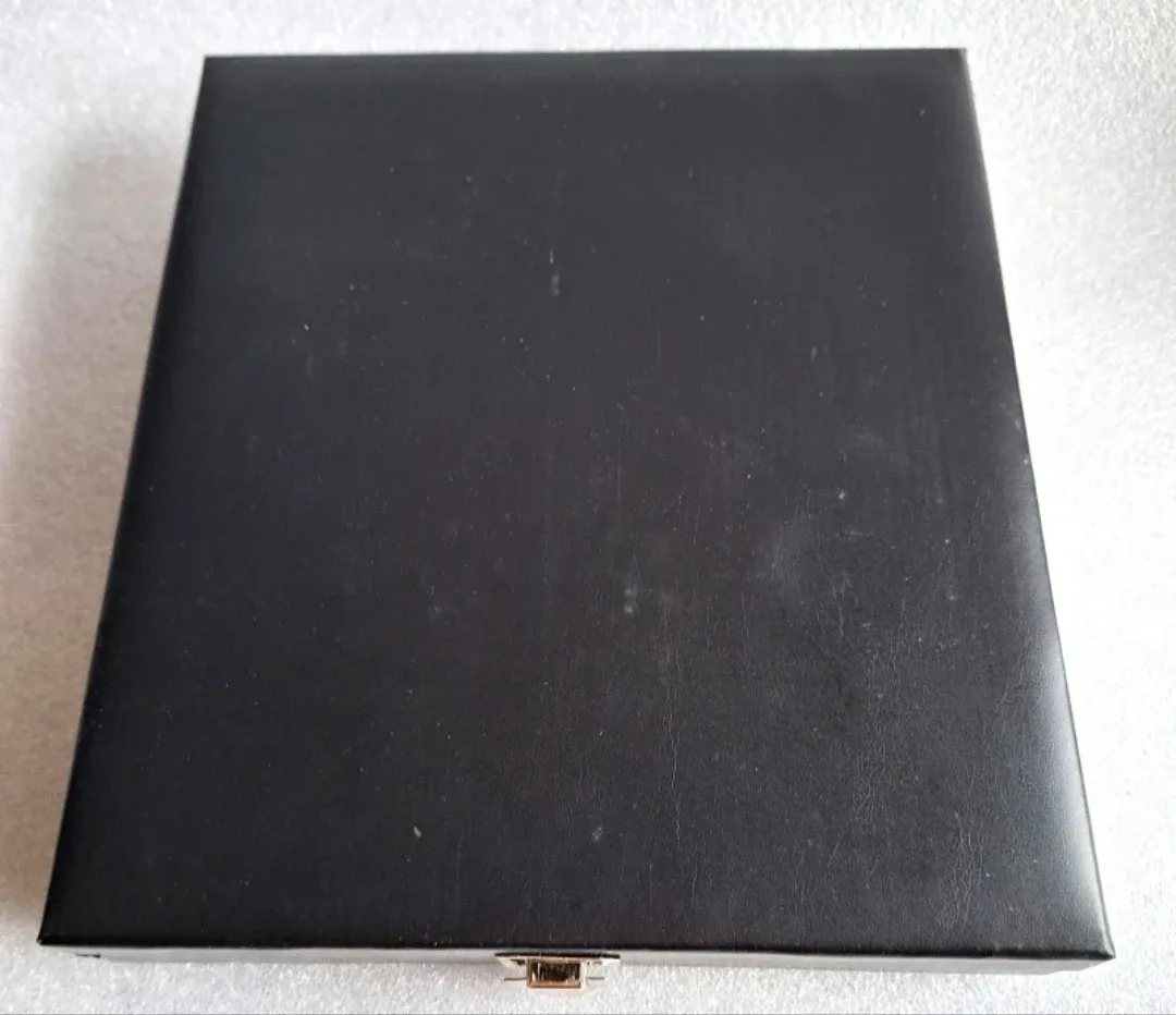 Game Parlor: Backgammon, Dominoes, Chess Set image indicator(4)