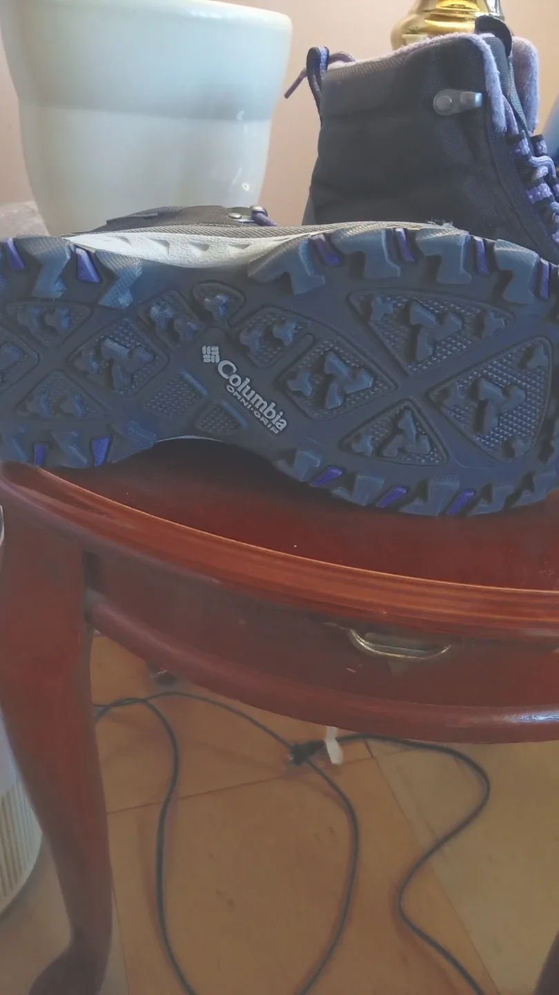 Womans Columbia Waterproof Winter Boots image indicator(2)