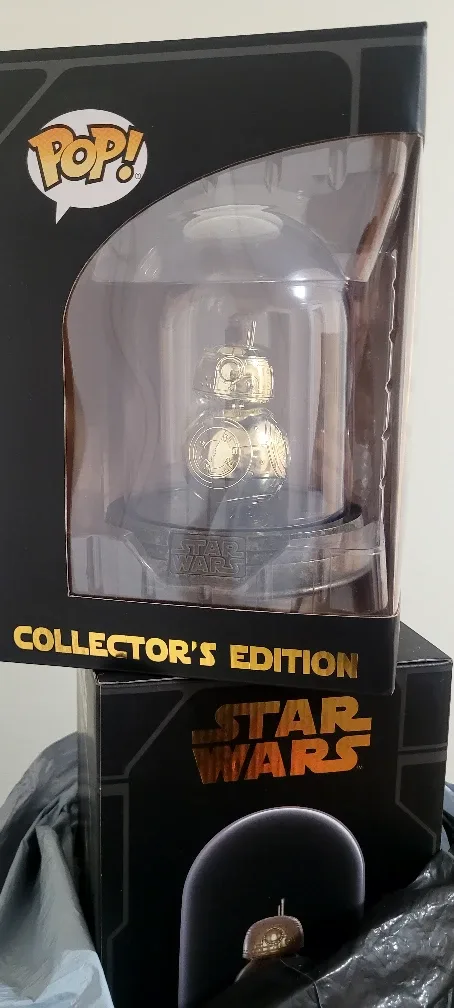 Funko Pop! Star Wars Gold Chrome BB-9E Collector's Edition image indicator(2)