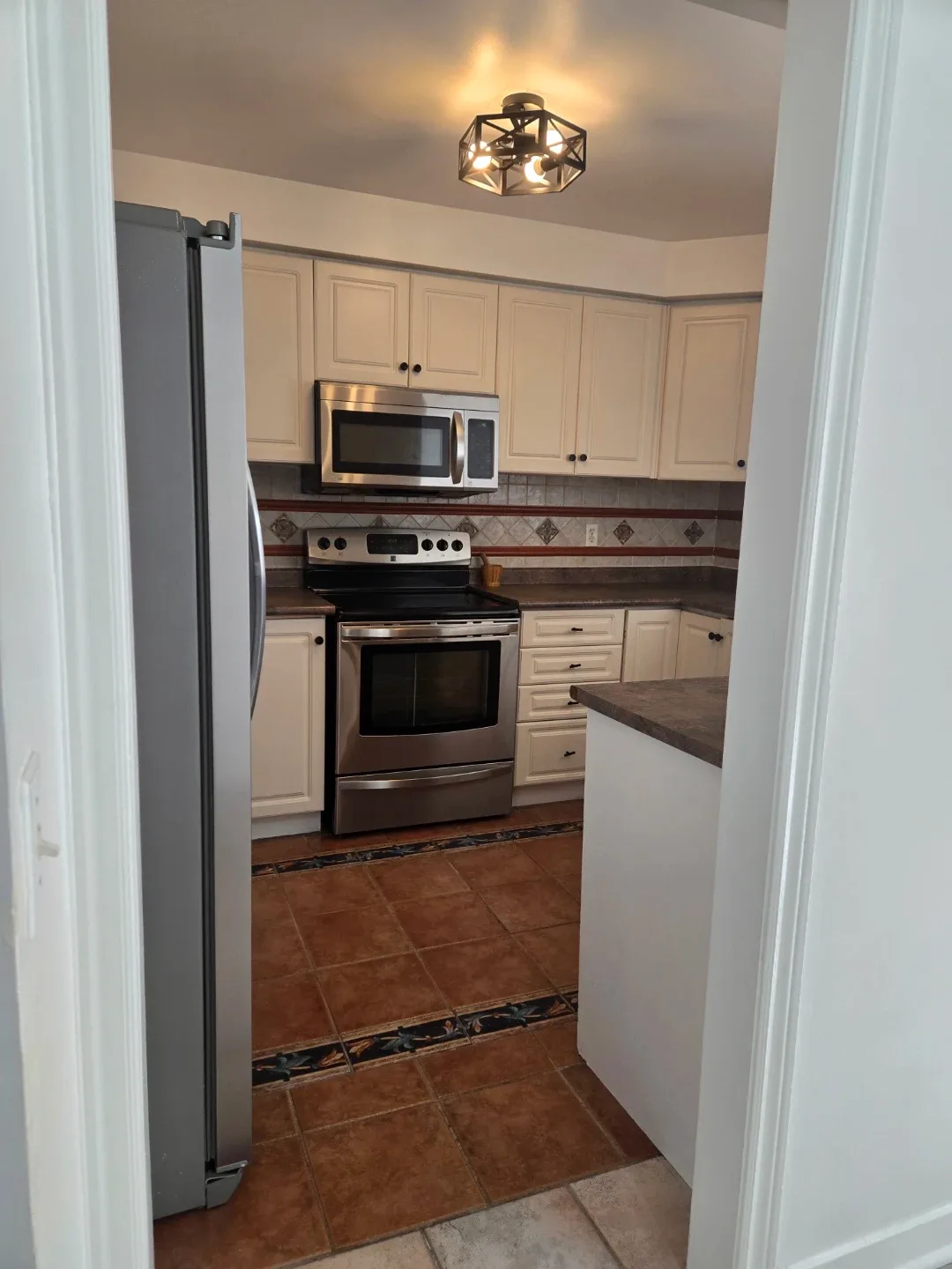 Private huge room in basement image indicator(6)