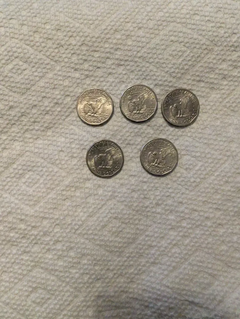 Vintage Collectible One dollar Susan B Anthony Five Coins