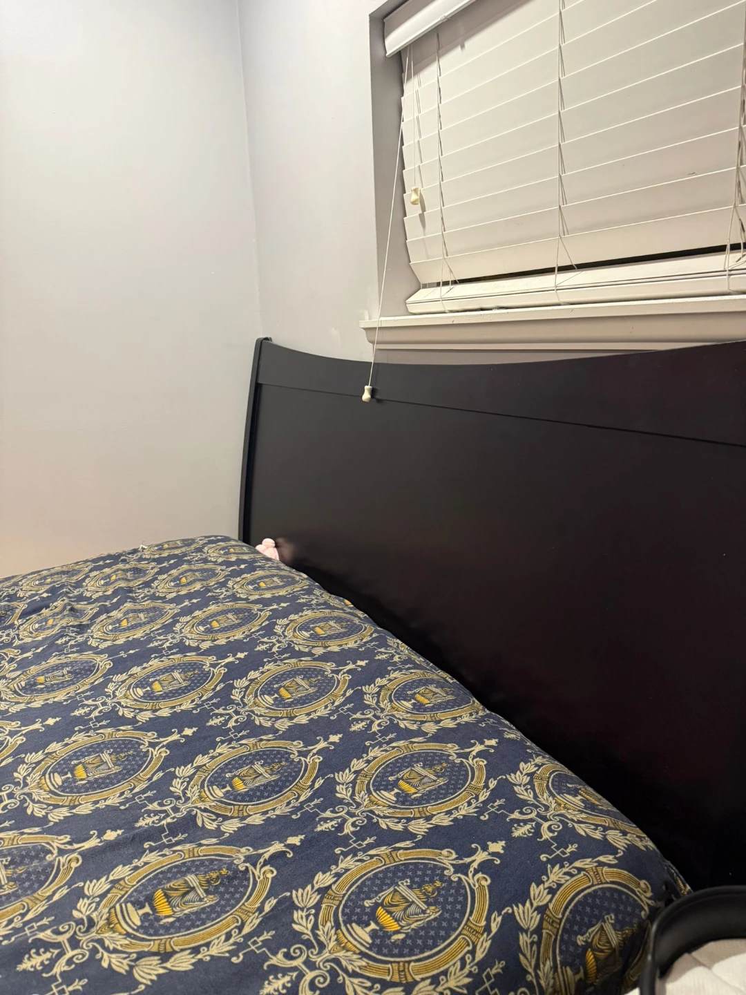 Queen Size Bed Frame and Mattress - photo 3