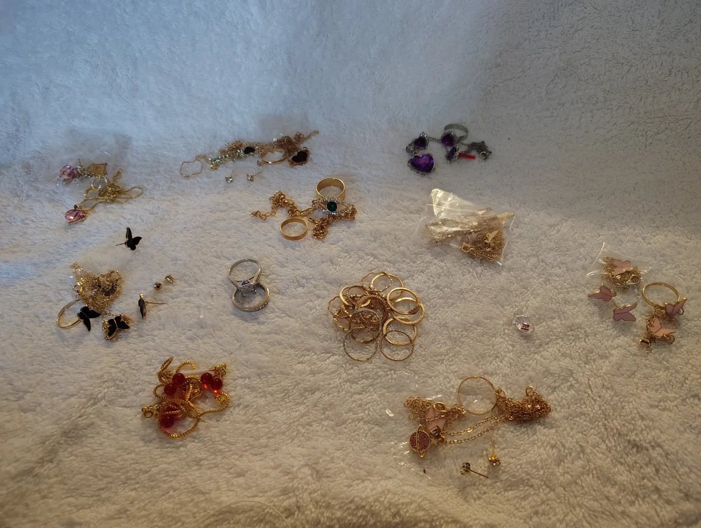 Assorted Fashion Jewelry Lot image indicator(3)