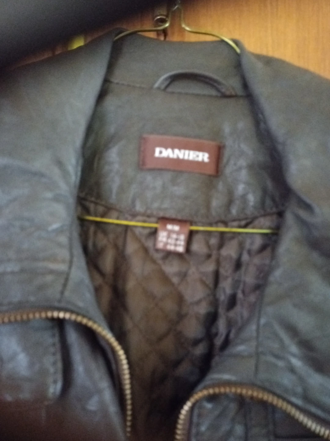 Danier Leather Jacket Ladies - Size M - photo 2