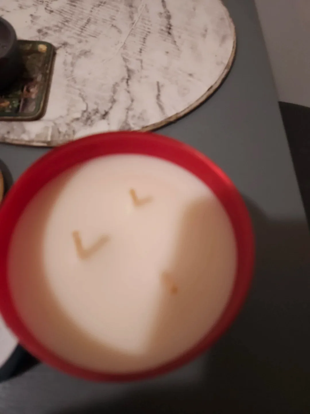 White Barn Strawberry Pound Candle image indicator(2)