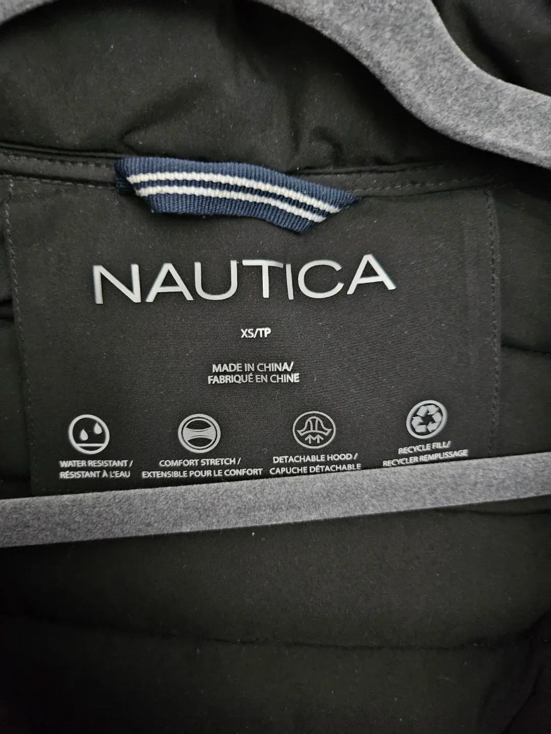 💫🖤🫶Nautica Black Puffer Jacket - Size XS image indicator(3)