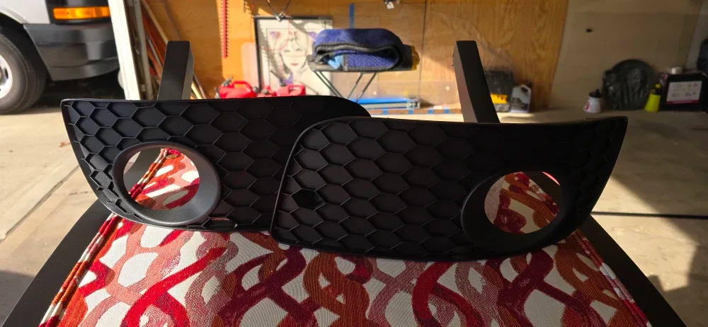 Pair of Black Fog Light Covers VW JETTA (MK5)