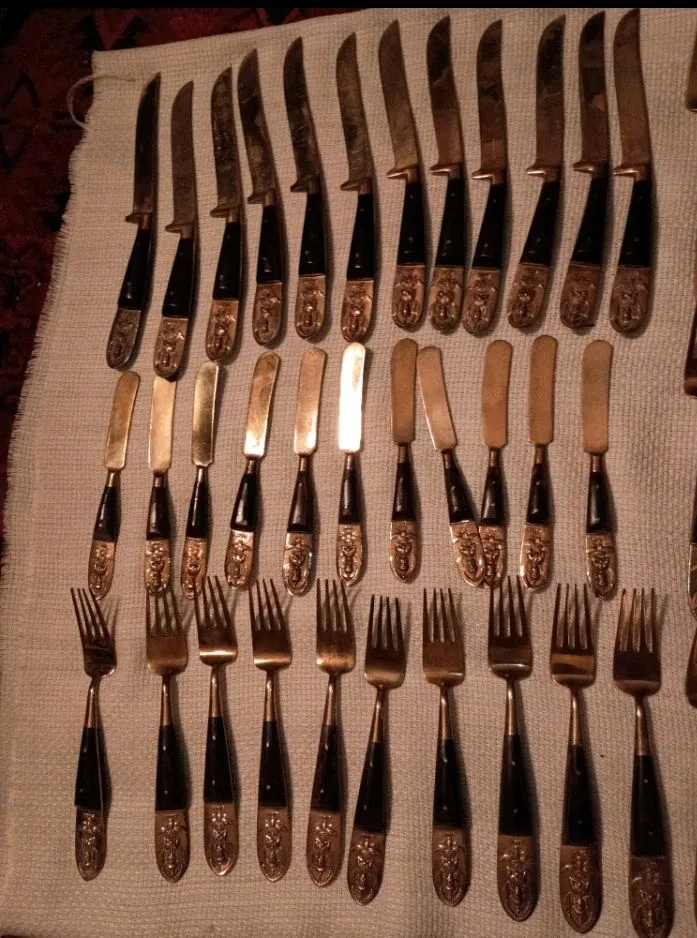 mid century SIAM brass & wooden 132 PC. flatware set image indicator(3)