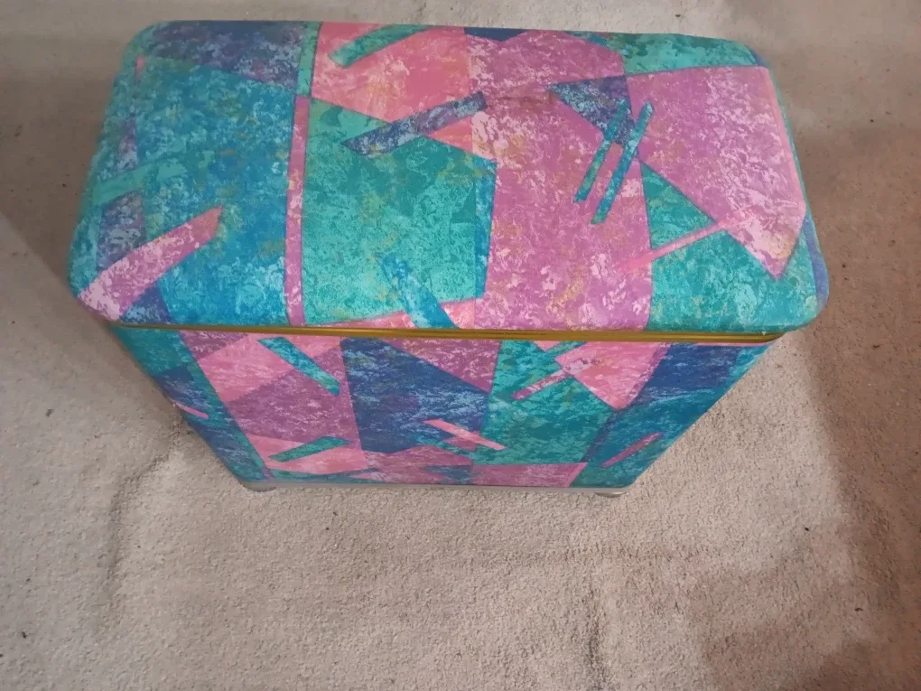 Vintage Storage Trunk/Ottoman