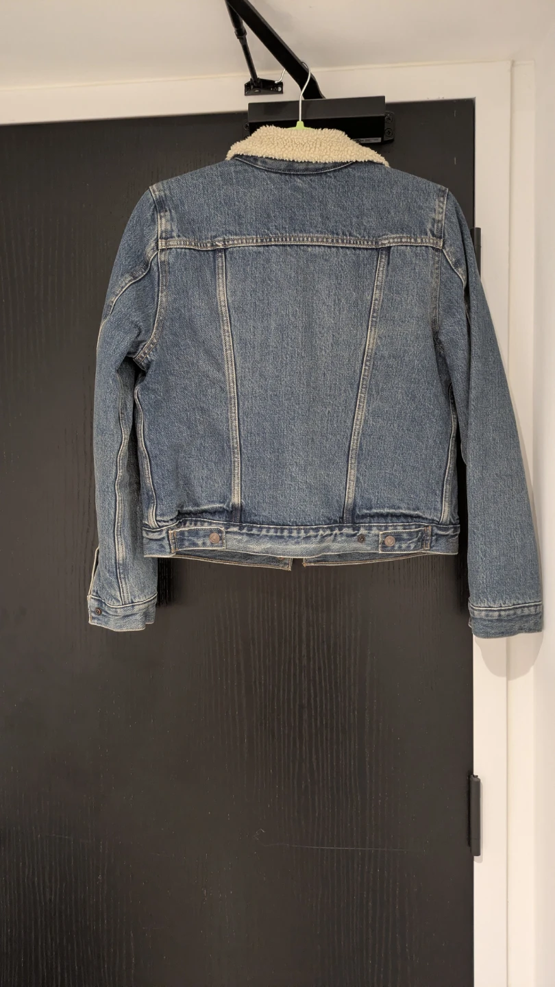 Women's Levi's Premium Denim Sherpa Trucker Jacket, Size M - photo 2