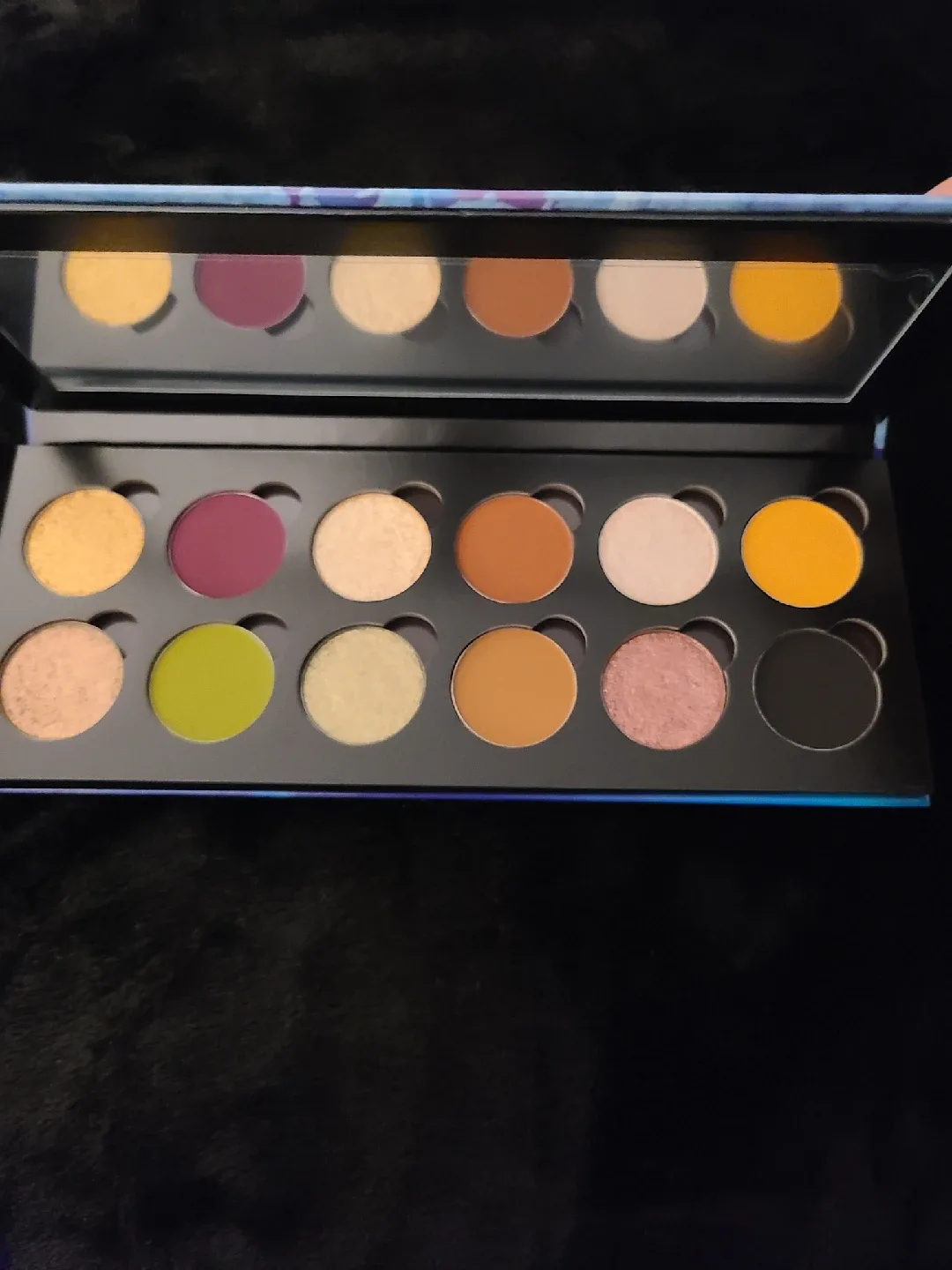 Lunar Beauty 12 Days of Lunar Eyeshadow Palette thumbnail