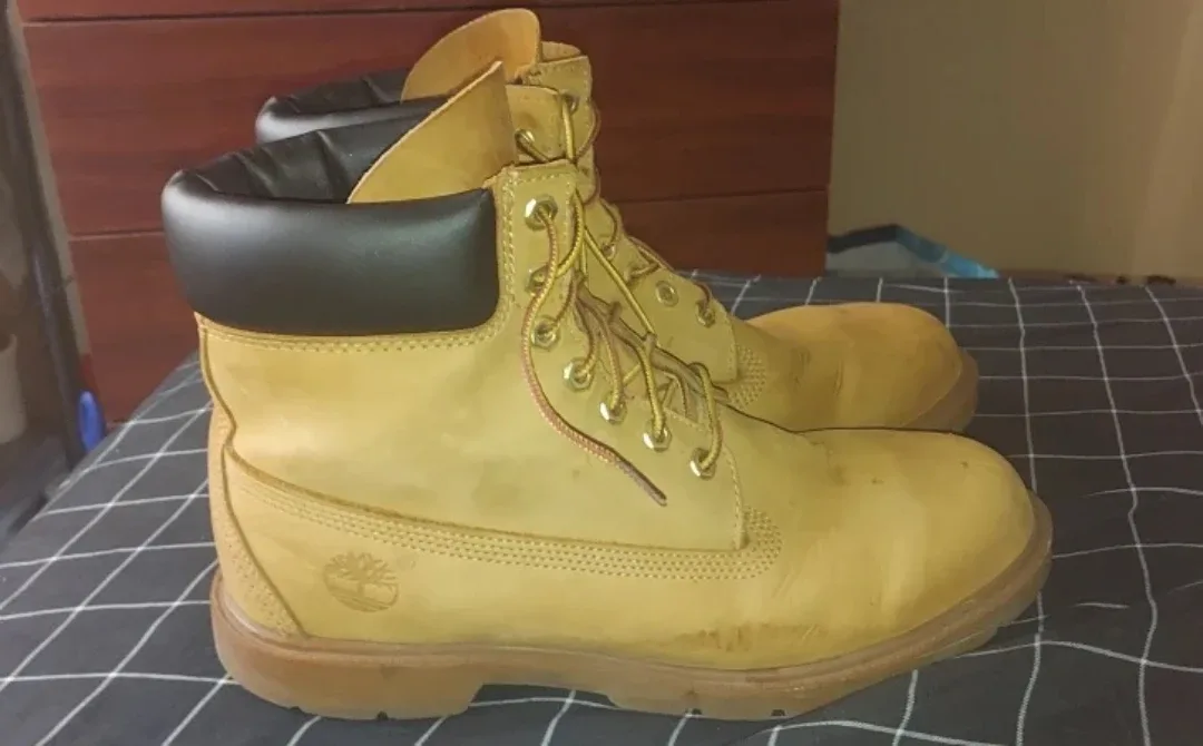 Timberland Classic 6 in Waterproof Boot - Wheat Nubuck - Size 10 image indicator(3)
