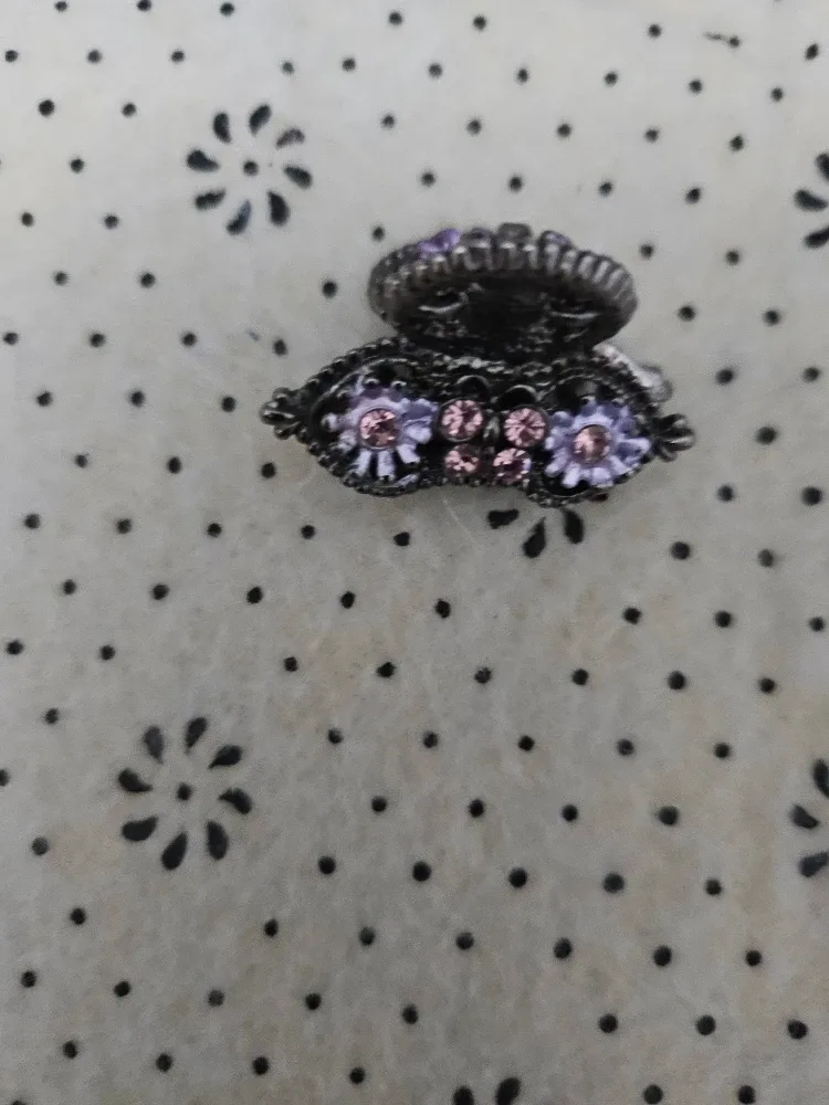 💫🫶💕💞$5 for all ! Hair Accessories Bundle image indicator(7)