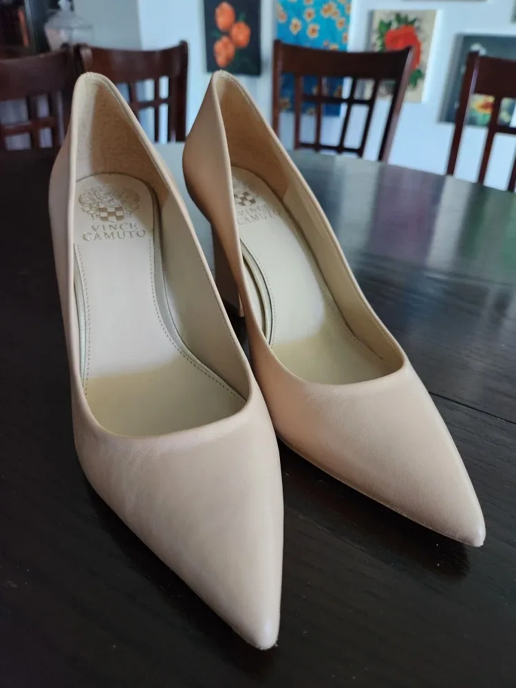 Vince Camuto Women's Pointed Toe Heels - Size 8.5 image indicator(2)
