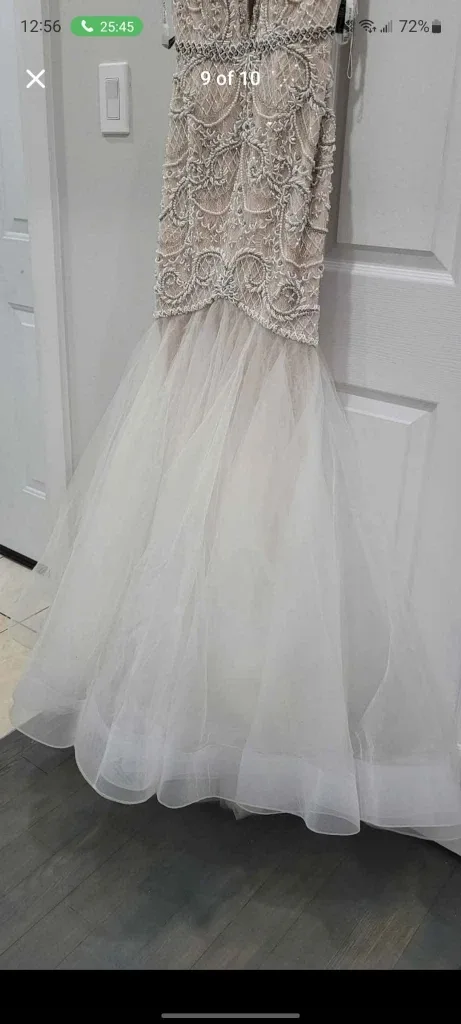 Wedding Dress - Elegant & Beautiful image indicator(6)