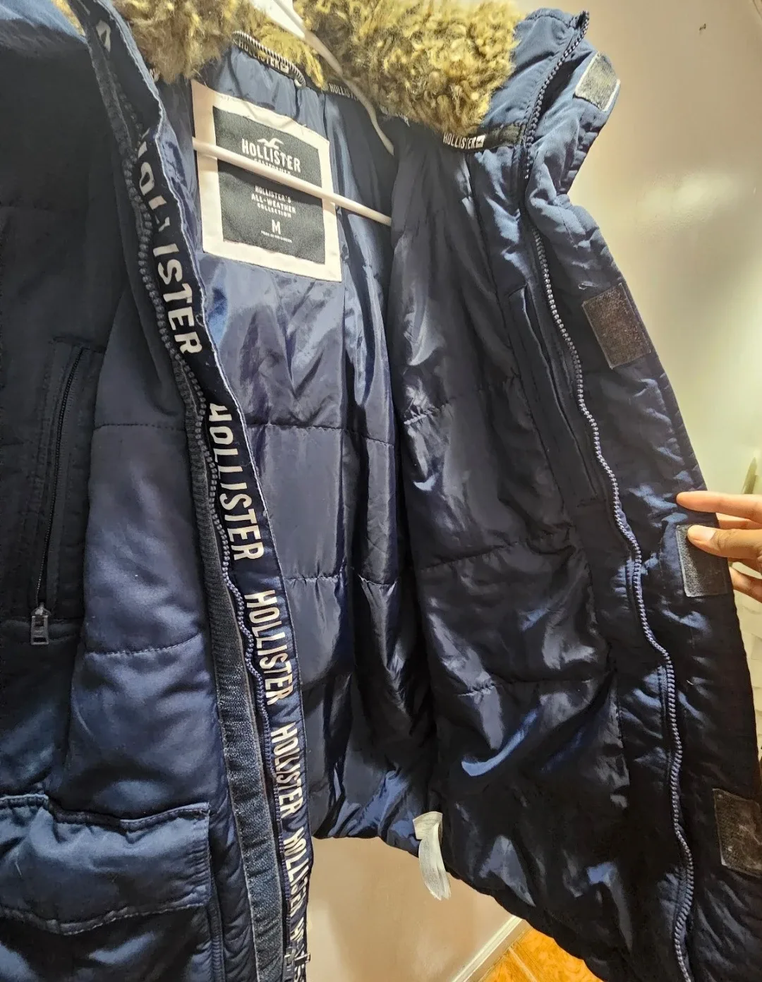 Hollister men coat image indicator(3)