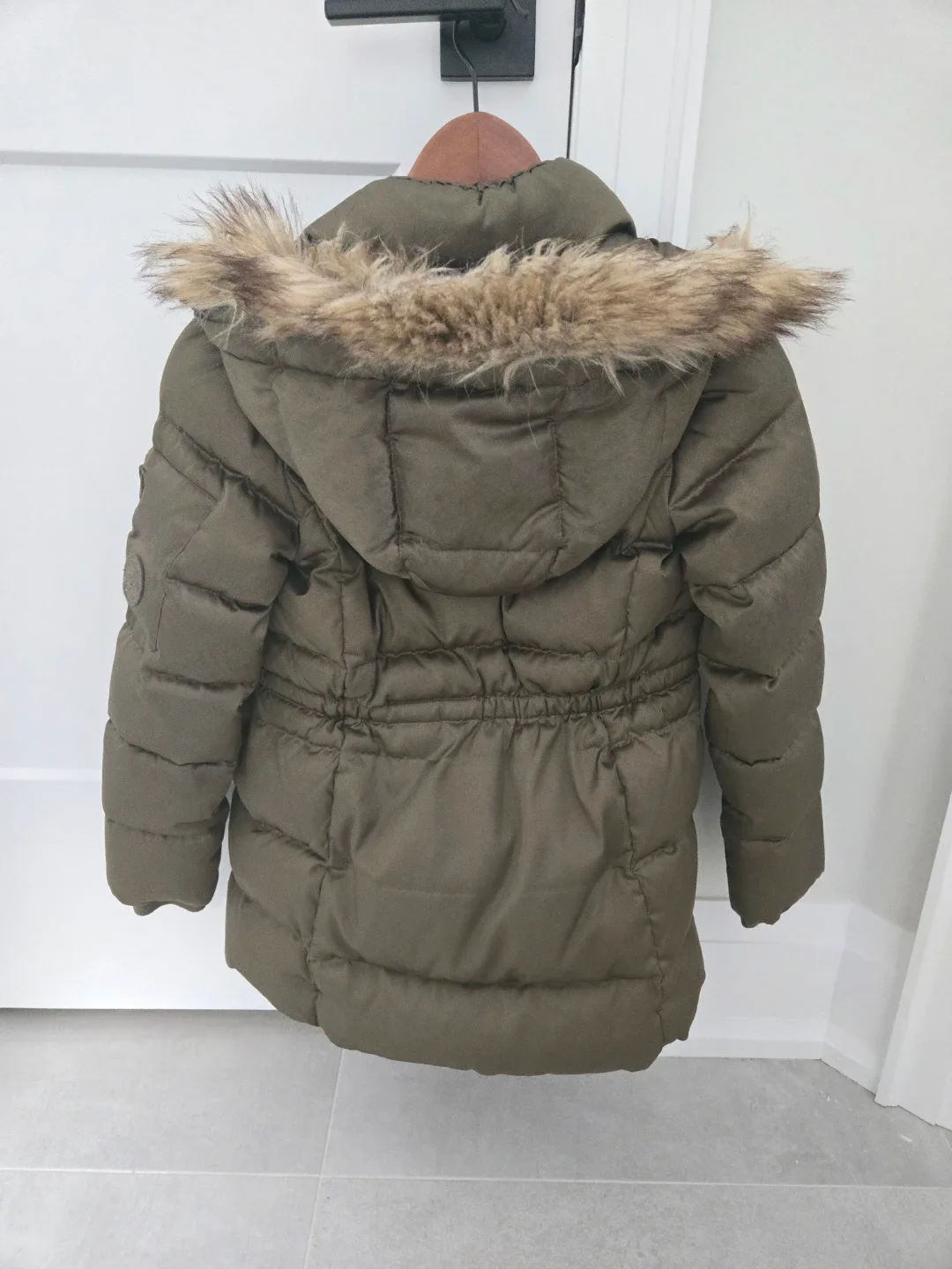 GAP Kids Puffer Jacket - Size M image indicator(2)