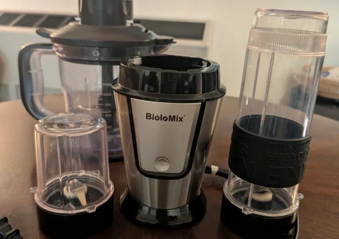 BioloMix Blender Set – $25 CAD (OBO) image indicator(2)