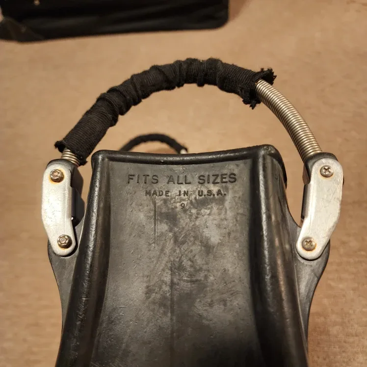 Aqualung Rocket Fins with spring straps image indicator(3)