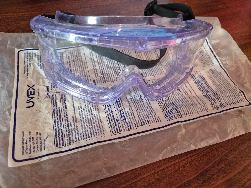 Brand New UVEX Safety Goggles image indicator(2)