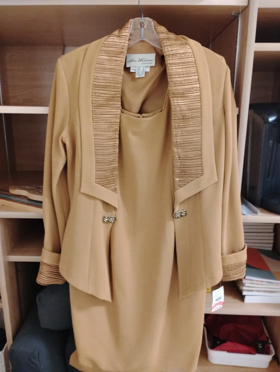 Lori Westin Dress Suit - Size 8 image indicator(4)