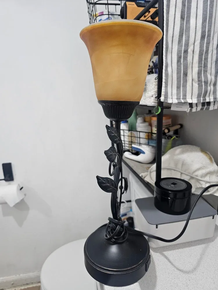 Flower Table Lamp with Black Metal Base