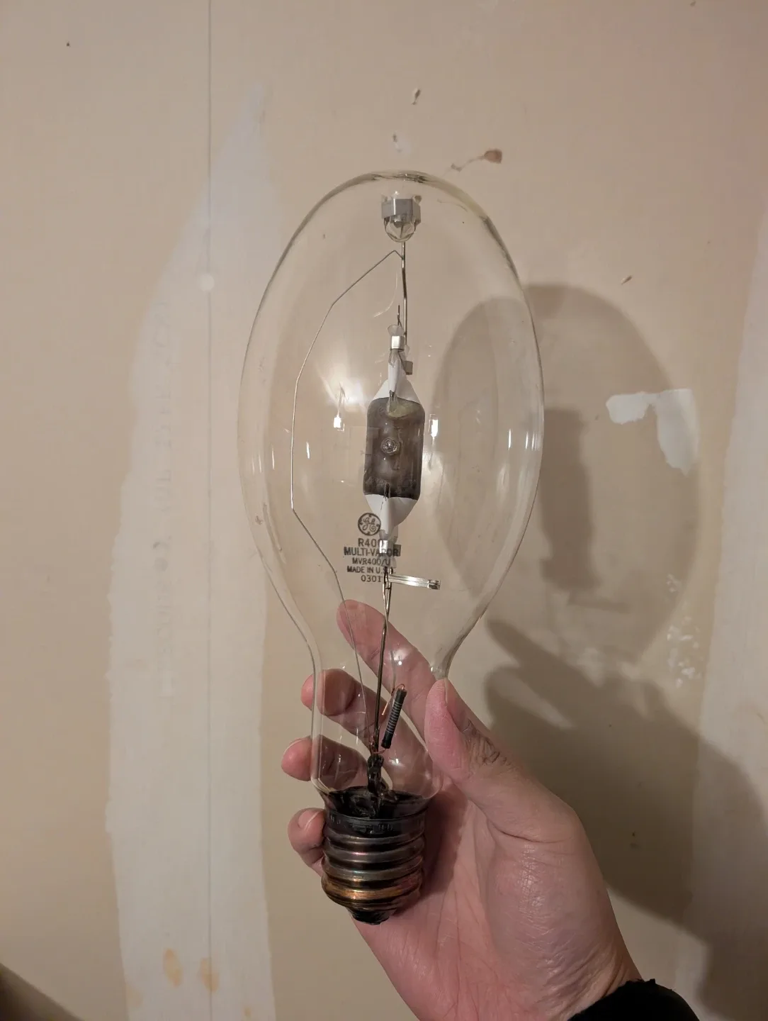 GE Multi-Vapor Metal Halide Lamp Bulb R400 MVR400/U thumbnail