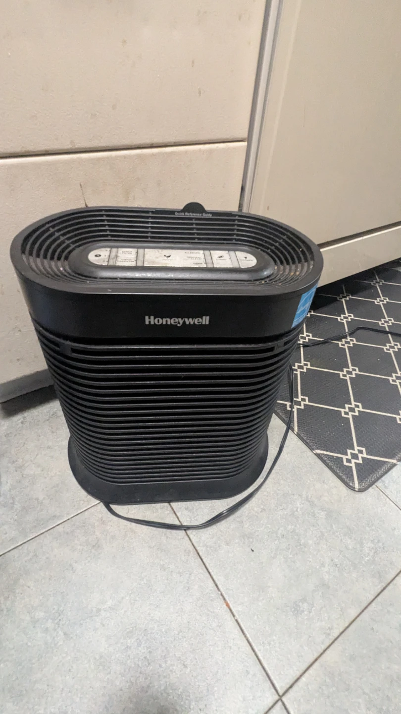 Honeywell Air Purifier Black + 2 Filters Free
