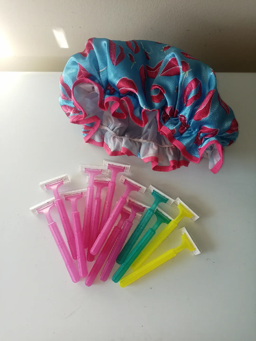 13xRazors&Shower Cap thumbnail