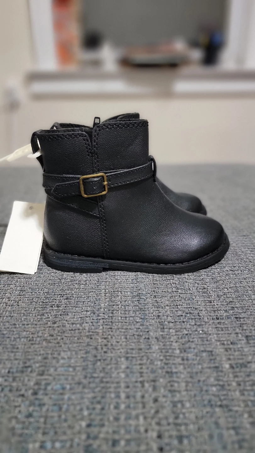 Baby Gap Black Boots, Size 7 - New with Tags! - photo 3