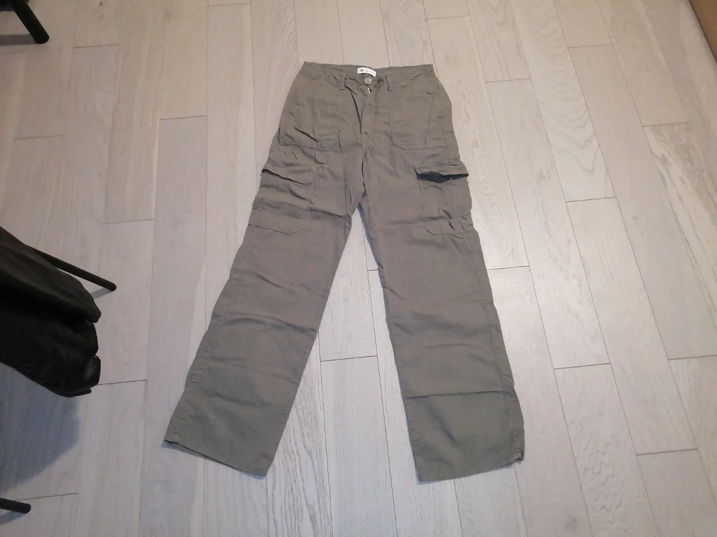 Zara Cargo Pants - Size 6 us
