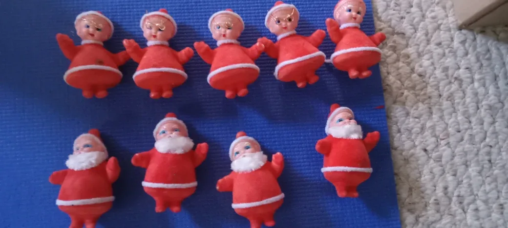 Vintage Christmas Ornaments image indicator(2)