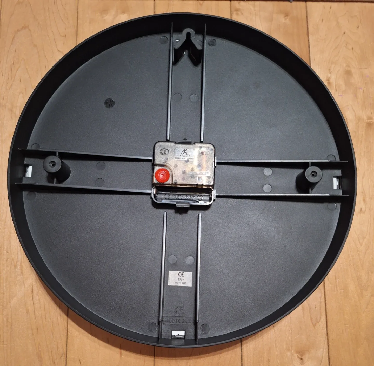 ITC 12" Wall Clock - New in a Box Never Used image indicator(3)