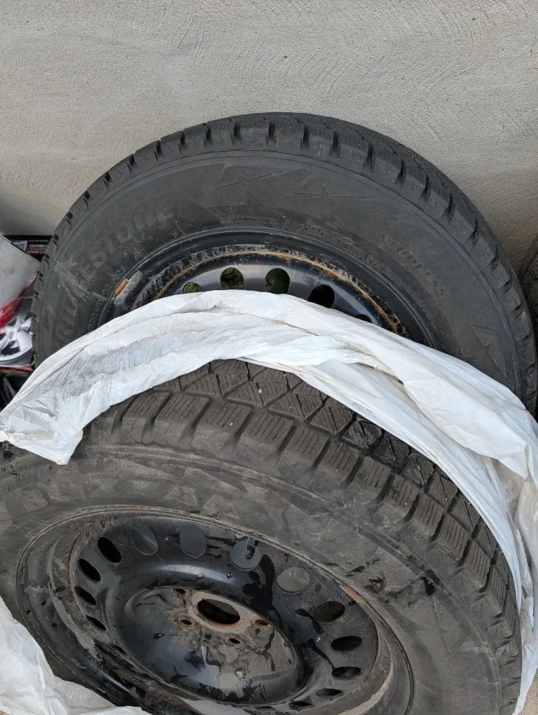 Bridgestone Blizzak Winter Tires and stell wheels image indicator(5)