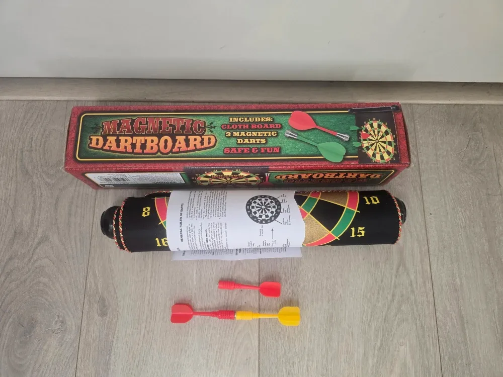 Roll Up Magnetic Dartboard with 3 Darts - Safe & Fun! image indicator(2)