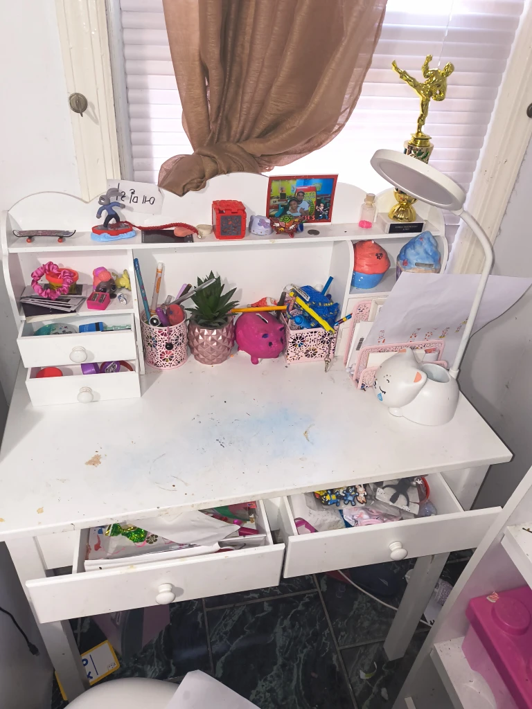 White Kids Desk - photo 2