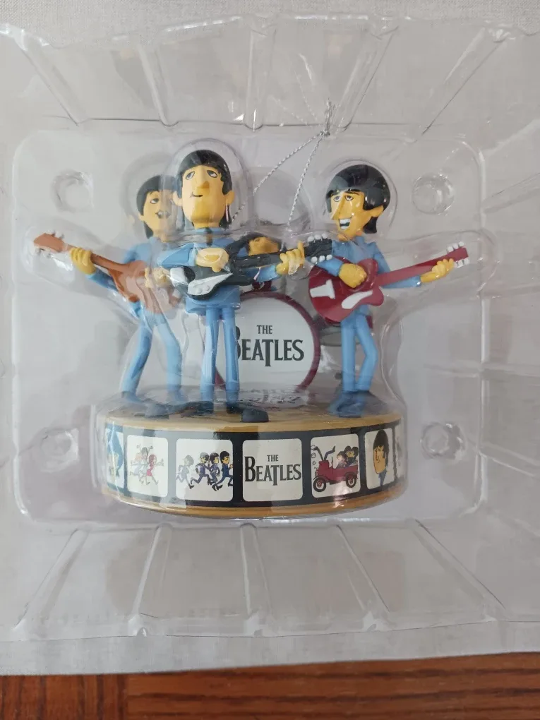 The Beatles Ornament Collectible 2008 Carlton Cards 147 image indicator(4)