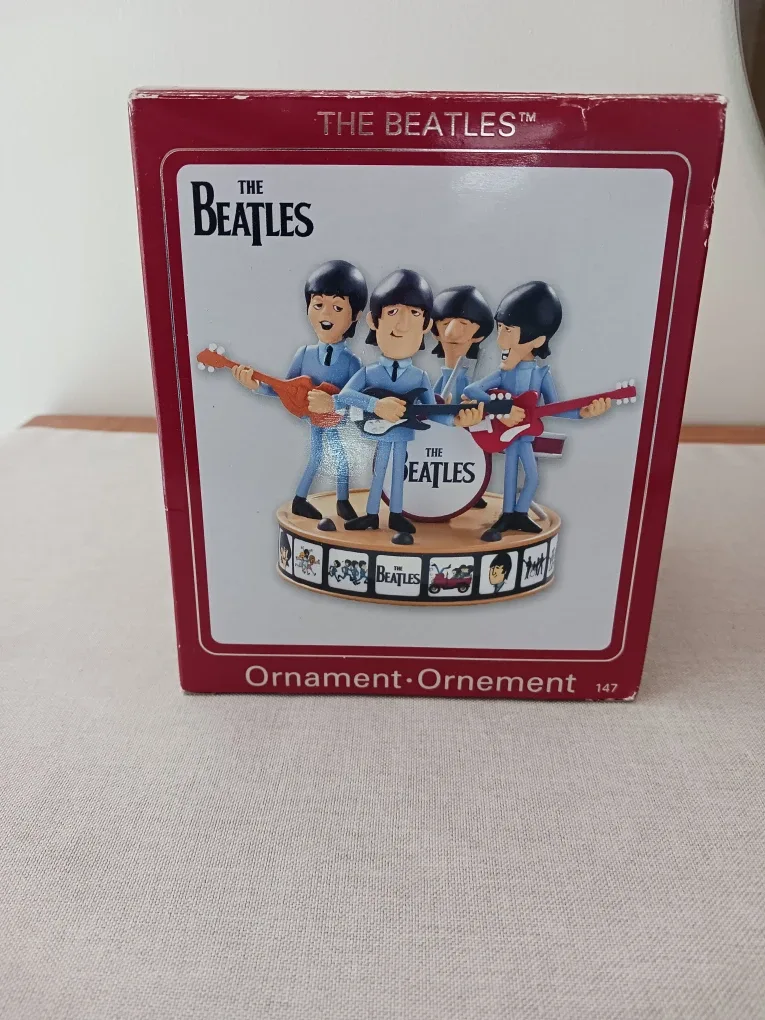 The Beatles Ornament Collectible 2008 Carlton Cards 147 image indicator(5)