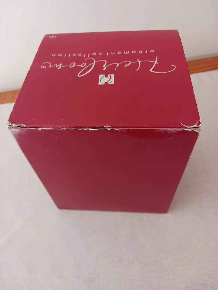 The Beatles Ornament Collectible 2008 Carlton Cards 147 image indicator(7)