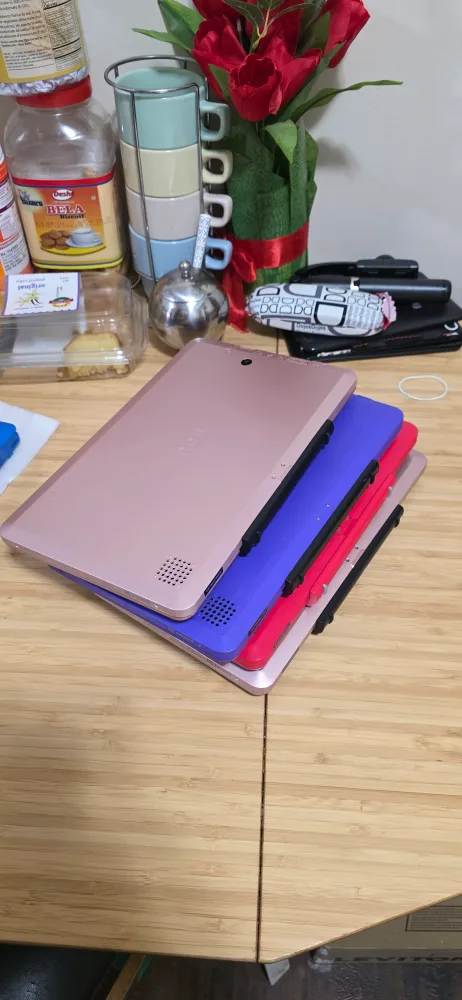 RCA Android Tablet with Keyboard 10.1 inch image indicator(5)