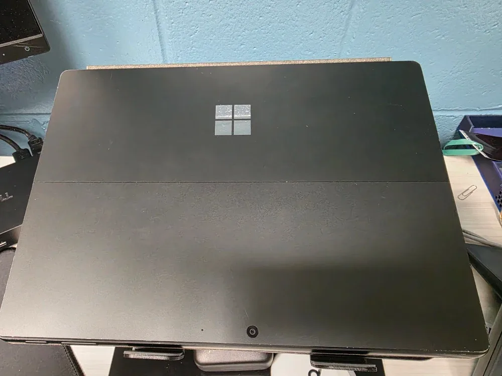 Microsoft Surface Pro 9 Tablet - Like New! image indicator(6)