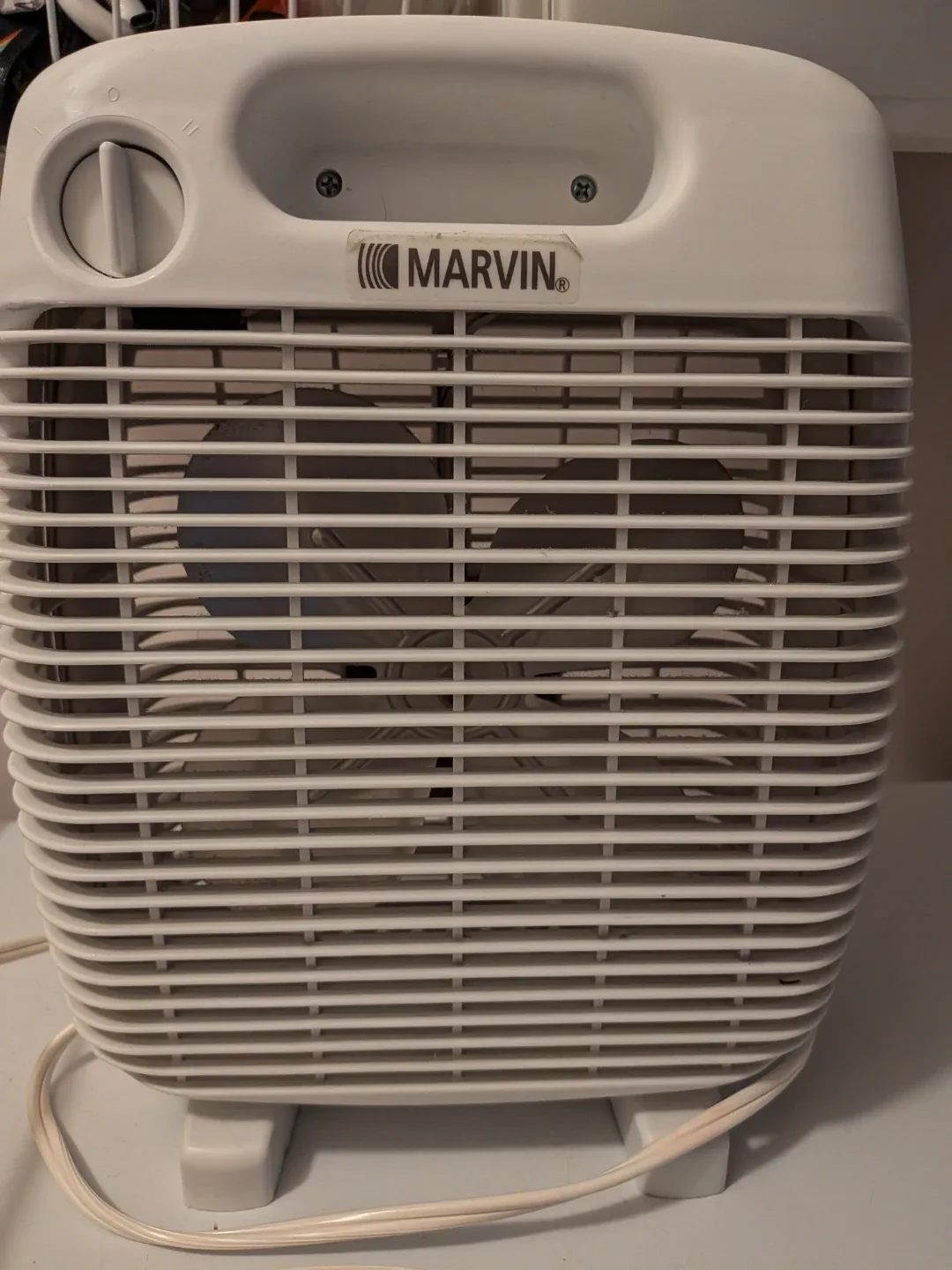 Marvin White Box Fan 9" x 12" image indicator(2)