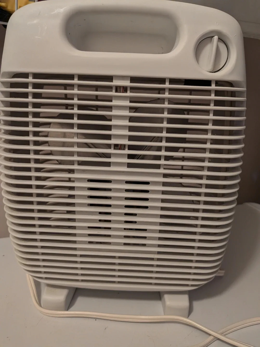 Marvin White Box Fan 9" x 12" image indicator(4)