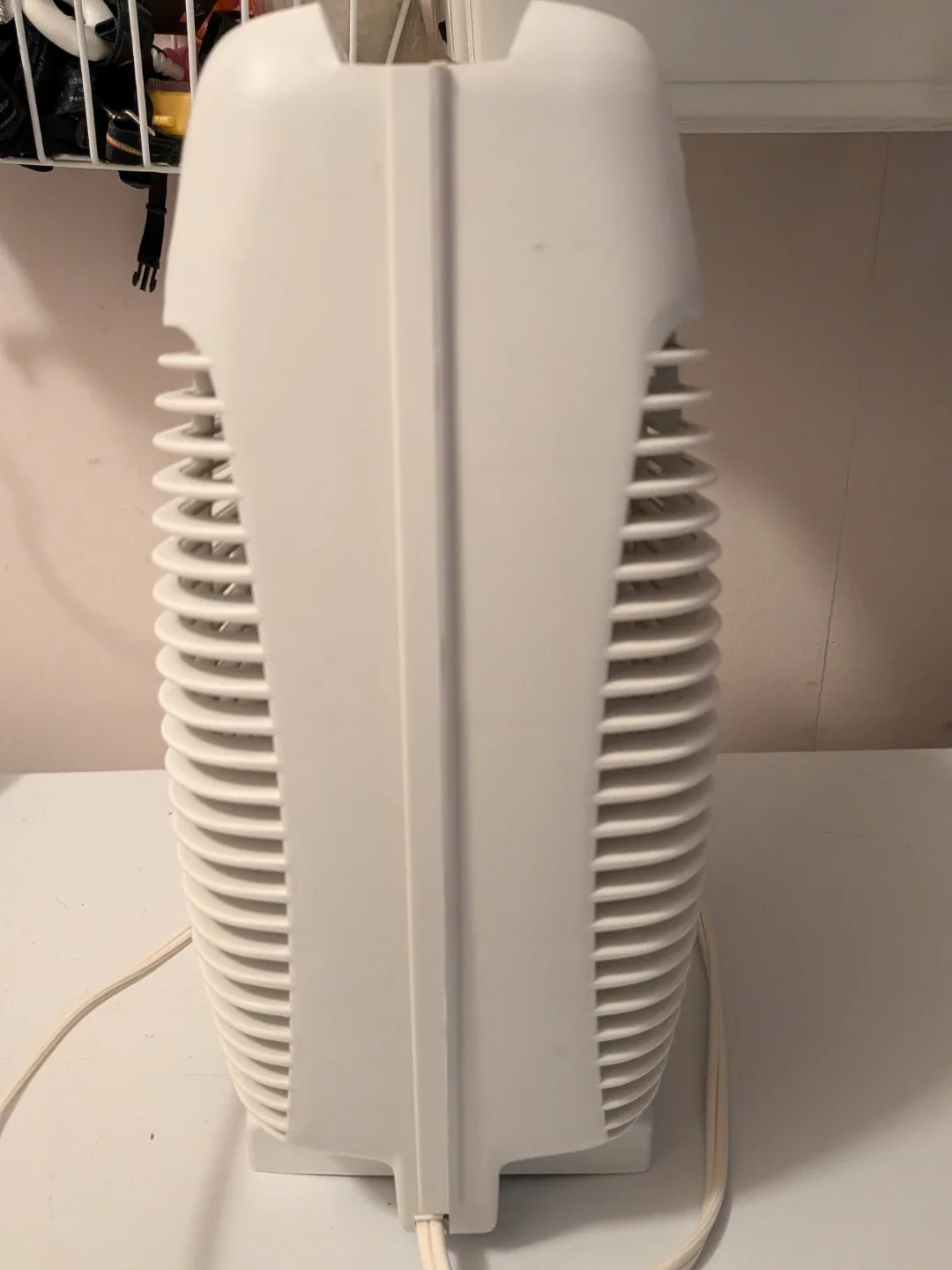 Marvin White Box Fan 9" x 12" image indicator(6)