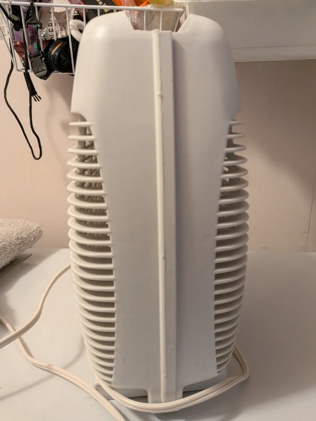 Marvin White Box Fan 9" x 12" image indicator(7)